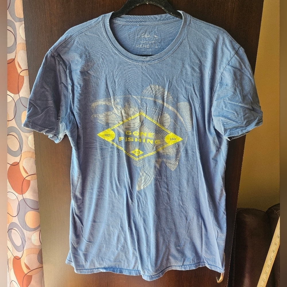Light Blue Short-Sleeve 'Gone Fishing' Graphic Tee Size Large